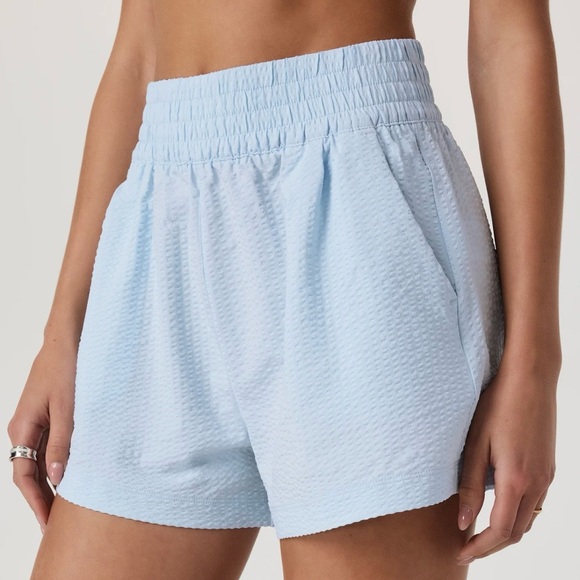 New Vuori Women’s Villa Textured Short Light Mist Blue Size XL VW3082 - Picture 8 of 8